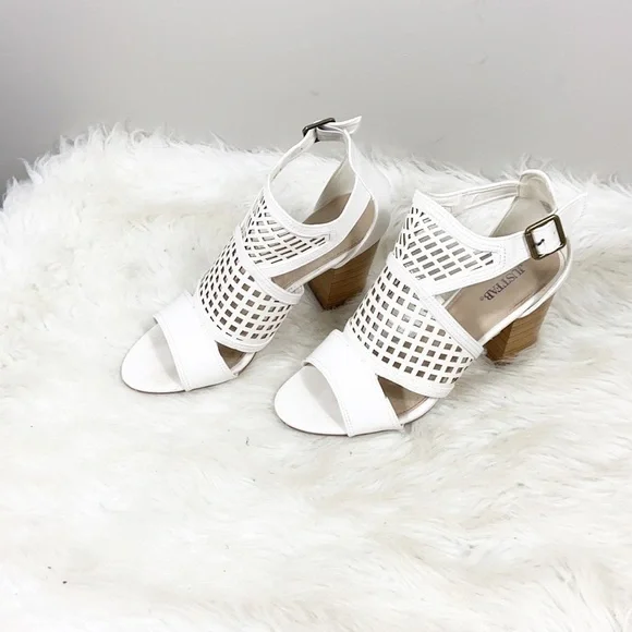 Justfab Crush On Me Caged Heel Sandal In White Size 10 - Picture 2 of 10